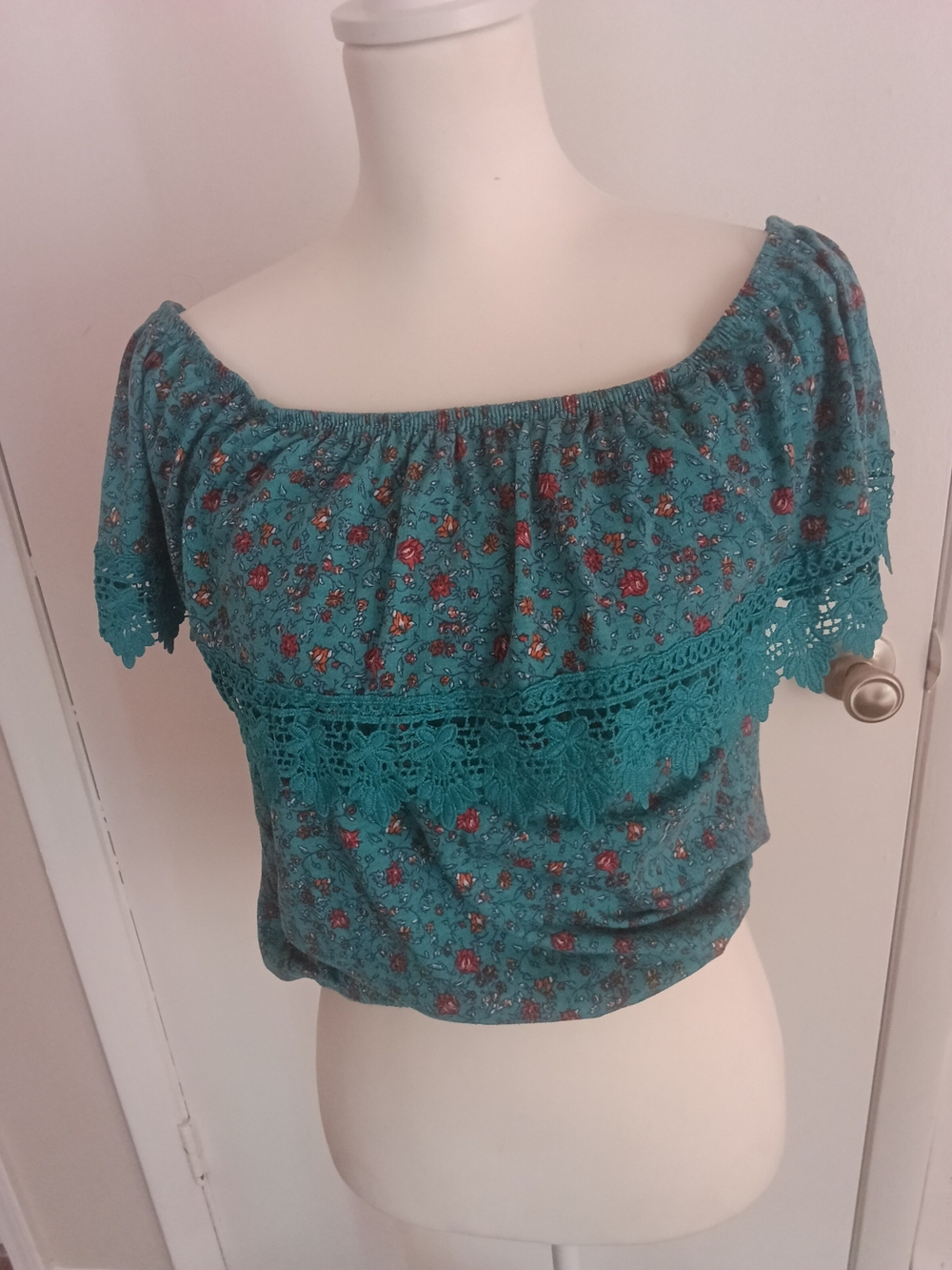 Rue21 Teal Floral Off-Shoulder Crochet-Trim Crop Top